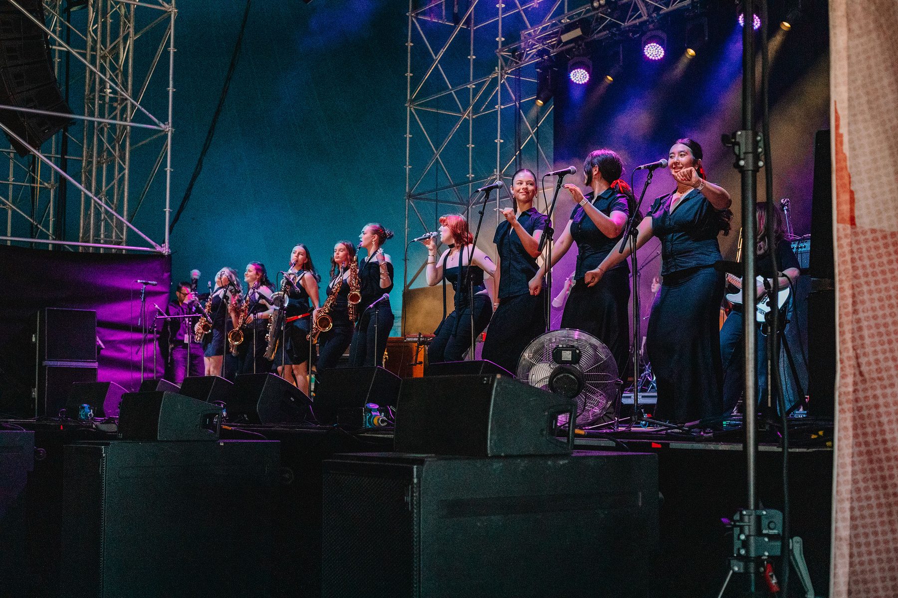 The Sweethearts band performing live at Queenscliff Music Festival